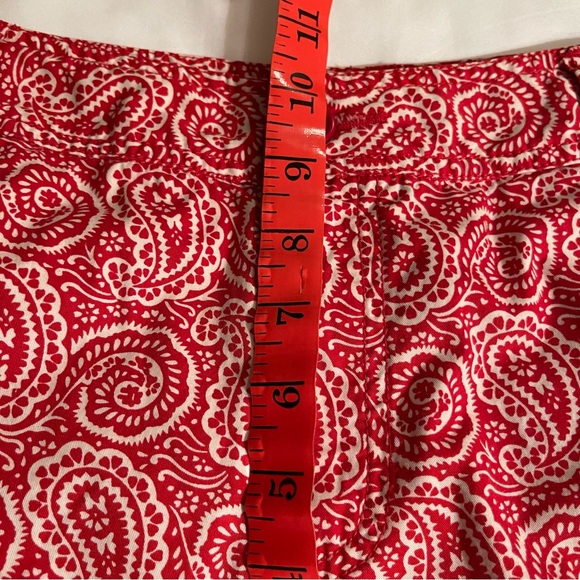 Liz Claiborne Womens Bermuda Cargo Red White Paisley Shorts Size 6 - Picture 9 of 10